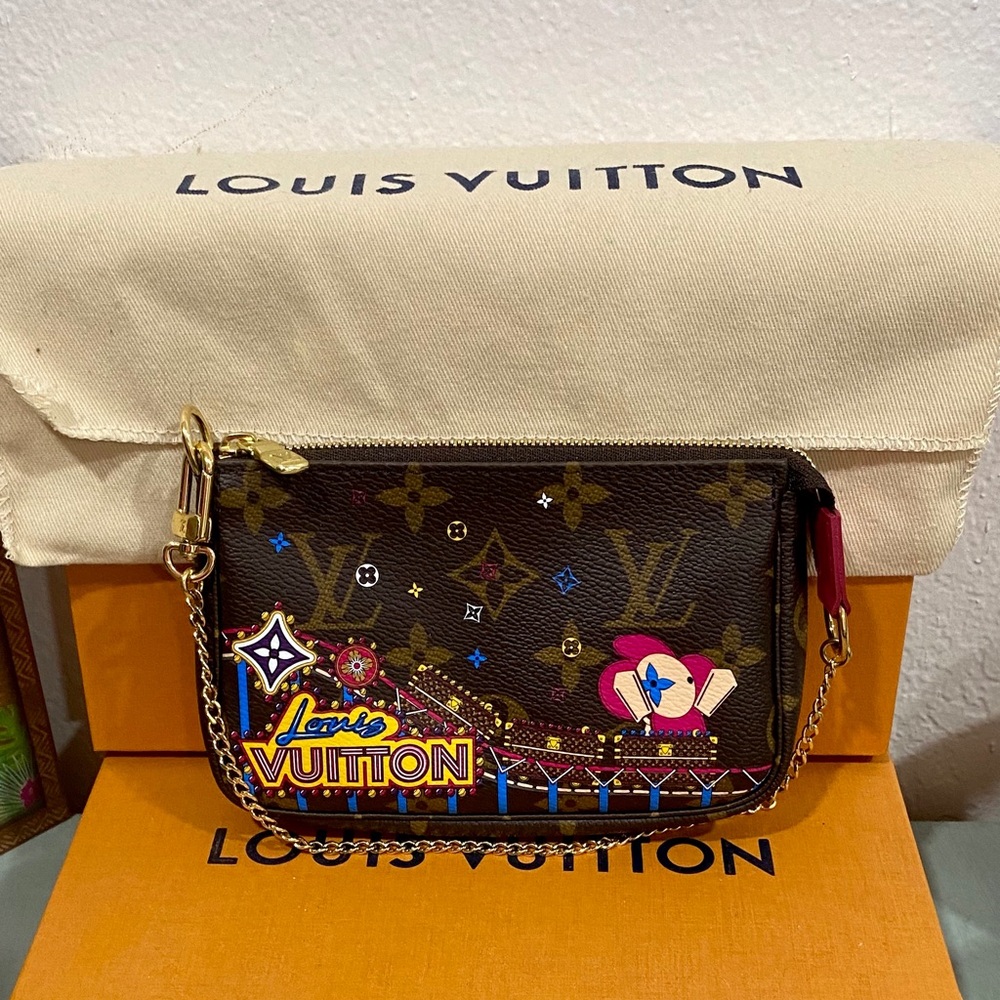 Louis Vuitton Christmas 2020 mini pochette